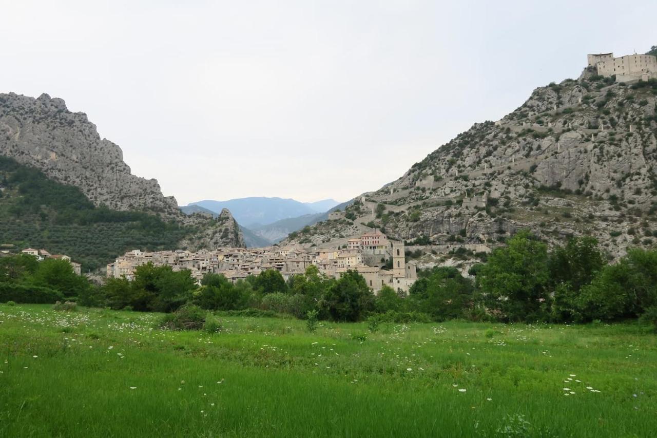 Les Gites D'Intervalles 昂特勒沃 外观 照片